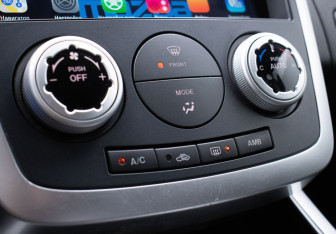 Подержанный автомобиль Mazda CX-7 2008 года (15 фото)