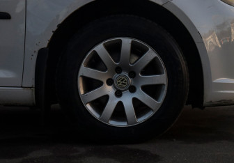 Подержанный автомобиль Volkswagen Touran 2011 года (17 фото)