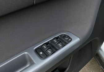 Подержанный автомобиль Volvo S40 2008 года (16 фото)
