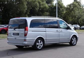 Подержанный автомобиль Mercedes-Benz Viano 2010 года (5 фото)