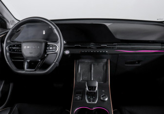 Подержанный автомобиль Omoda C5 2024 года (12 фото)