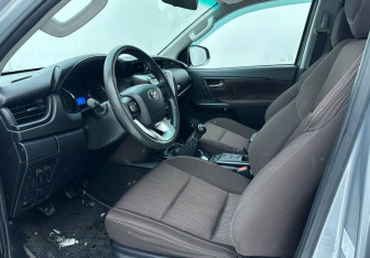 Подержанный автомобиль Toyota Fortuner 2020 года (9 фото)