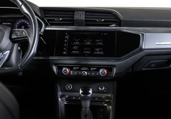 Подержанный автомобиль Audi Q3 2021 года (14 фото)