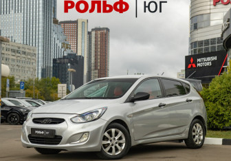 Подержанный автомобиль Hyundai Solaris Hatchback 2013 года (1 фото)
