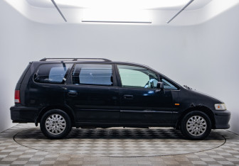 Подержанный автомобиль Honda Shuttle Compactvan 1998 года (4 фото)