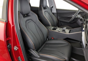 Подержанный автомобиль Omoda C5 2024 года (24 фото)