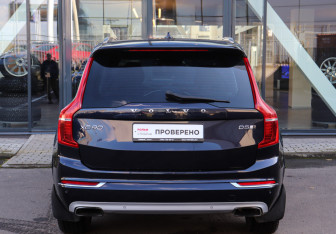 Подержанный автомобиль Volvo XC90 2015 года (5 фото)