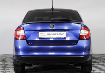 Подержанный автомобиль Skoda Rapid Liftback 2018 года (6 фото)