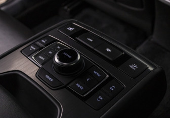 Подержанный автомобиль Hyundai Genesis 2016 года (22 фото)