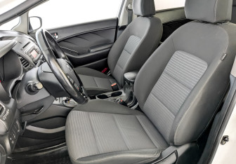 Подержанный автомобиль Kia Cerato Sedan 2017 года (20 фото)