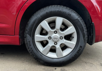 Подержанный автомобиль Nissan Tiida Sedan 2012 года (13 фото)