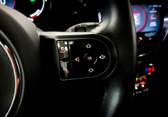 Подержанный автомобиль MINI Hatch 2021 года (26 фото)