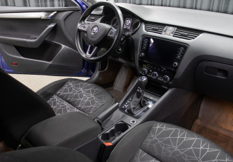 Подержанный автомобиль Skoda Octavia Liftback 2019 года (11 фото)