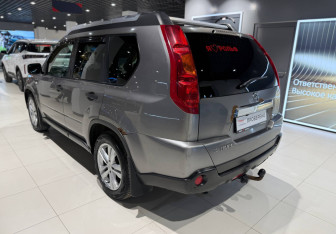Подержанный автомобиль Nissan X-Trail 2008 года (4 фото)