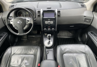 Подержанный автомобиль Nissan X-Trail 2008 года (10 фото)