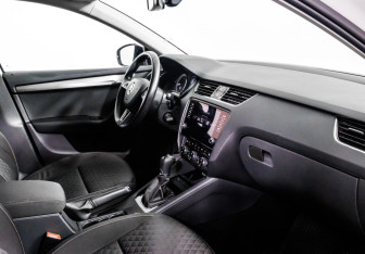 Подержанный автомобиль Skoda Octavia Liftback 2017 года (9 фото)