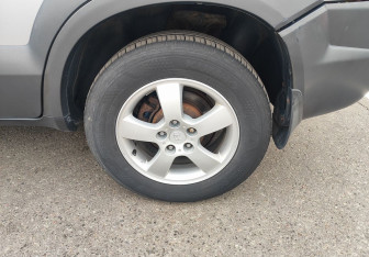 Подержанный автомобиль Hyundai Tucson 2008 года (12 фото)