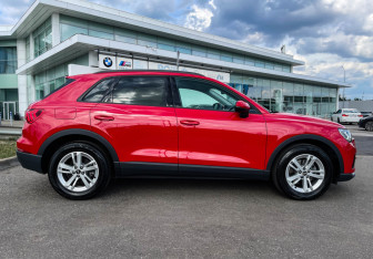 Подержанный автомобиль Audi Q3 2021 года (4 фото)