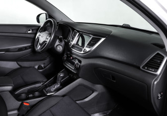Подержанный автомобиль Hyundai Tucson 2016 года (11 фото)