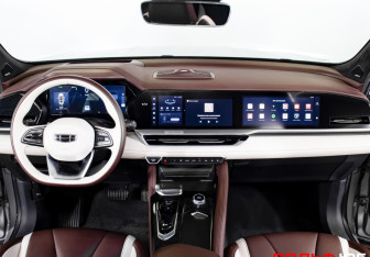 Подержанный автомобиль Geely Monjaro 2023 года (10 фото)