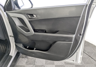 Подержанный автомобиль Hyundai Creta 2017 года (23 фото)