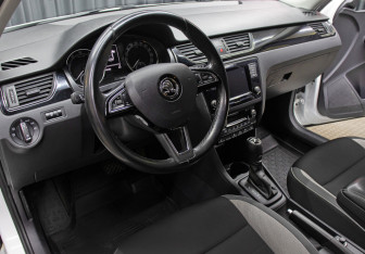 Подержанный автомобиль Skoda Rapid Liftback 2018 года (15 фото)