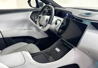 Подержанный автомобиль Avatr 11 2023 года (9 фото)