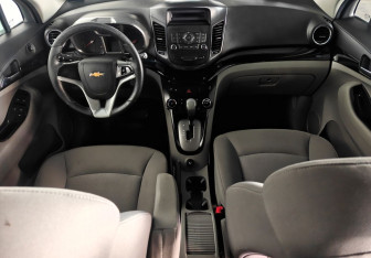 Подержанный автомобиль Chevrolet Orlando 2012 года (9 фото)