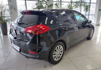 Подержанный автомобиль Kia Ceed Hatchback 2013 года (5 фото)