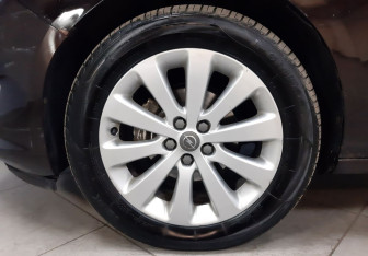 Подержанный автомобиль Opel Astra Hatchback 2013 года (9 фото)