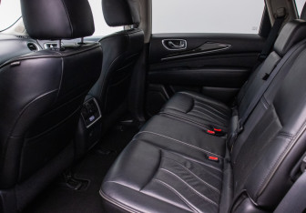 Подержанный автомобиль Infiniti JX 2013 года (11 фото)