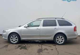Подержанный автомобиль Skoda Octavia Wagon 2010 года (8 фото)