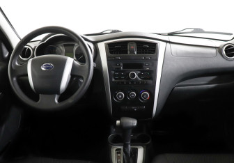 Подержанный автомобиль Datsun mi-DO 2015 года (6 фото)