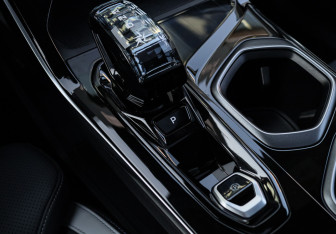 Подержанный автомобиль Geely Atlas 2023 года (23 фото)