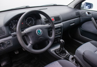 Подержанный автомобиль Skoda Octavia Liftback 2008 года (9 фото)