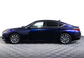 Подержанный автомобиль Lexus ES 2020 года (8 фото)