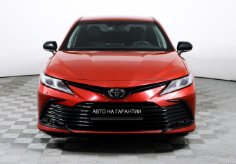 Подержанный автомобиль Toyota Camry Sedan 2021 года (2 фото)