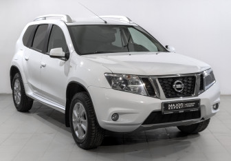 Подержанный автомобиль Nissan Terrano 2020 года (3 фото)