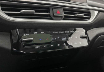 Подержанный автомобиль Kia K3 Sedan 2024 года (17 фото)