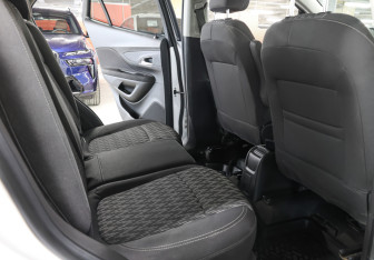 Подержанный автомобиль Opel Mokka 2015 года (12 фото)