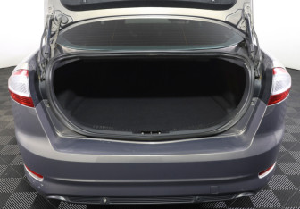 Подержанный автомобиль Ford Mondeo Sedan 2012 года (9 фото)