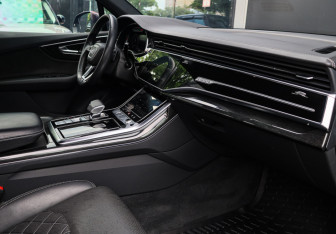 Подержанный автомобиль Audi Q7 2020 года (11 фото)