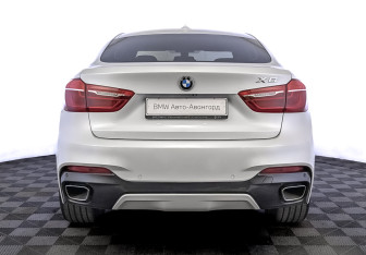 Подержанный автомобиль BMW X6 2019 года (6 фото)