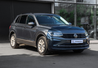 Подержанный автомобиль Volkswagen Tiguan 2021 года (3 фото)