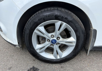 Подержанный автомобиль Ford Focus Hatchback 2013 года (12 фото)