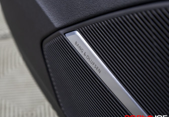 Подержанный автомобиль Audi Q8 2019 года (15 фото)