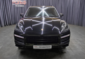 Подержанный автомобиль Porsche Cayenne 2018 года (2 фото)