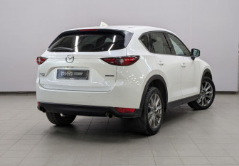 Подержанный автомобиль Mazda CX-5 2022 года (6 фото)