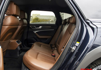 Подержанный автомобиль Audi A6 allroad 2019 года (10 фото)