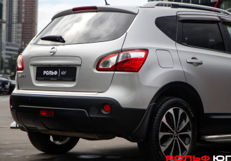 Подержанный автомобиль Nissan Qashqai 2010 года (17 фото)